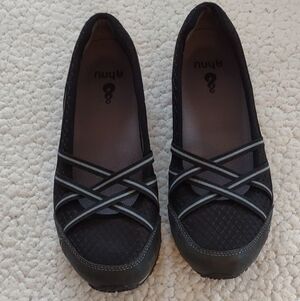 Ahnu Women's Crissy Criss Cross Ballet Flats Size 7